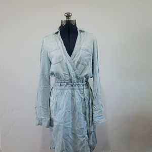 NWT DVF light denim chambray long sleeve v-neck midi wrap dress or tunic size 8